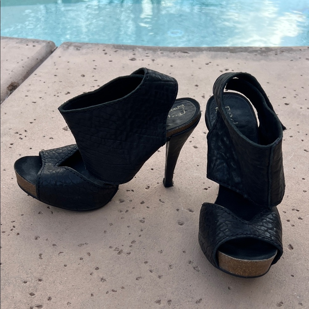 PEDRO GARCIA Leather Black Textured High Heel Platform Shoes